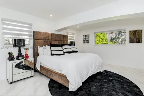 5225 N Bay Road Miami Beach FL 33140