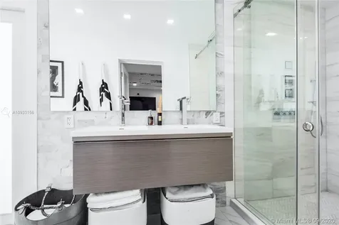 5225 N Bay Road Miami Beach FL 33140