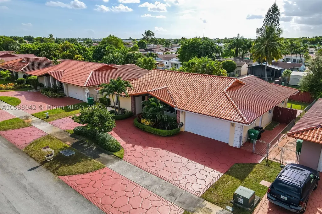 2020 SW 104th Place Miami FL 33165