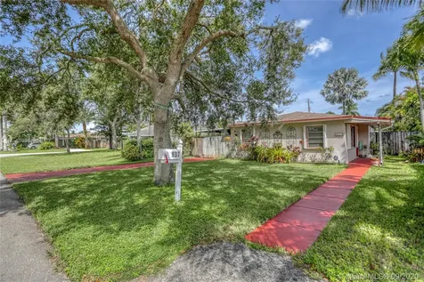 937 N 32nd Avenue Hollywood FL 33021