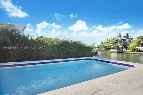 1100 Belle Meade Island Drive Miami FL 33138