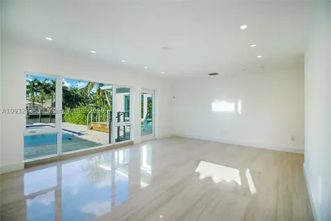 1100 Belle Meade Island Drive Miami FL 33138