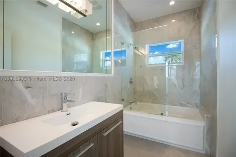 1100 Belle Meade Island Drive Miami FL 33138