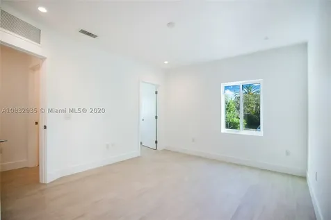1100 Belle Meade Island Drive Miami FL 33138