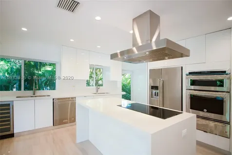 1100 Belle Meade Island Drive Miami FL 33138