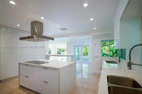 1100 Belle Meade Island Drive Miami FL 33138