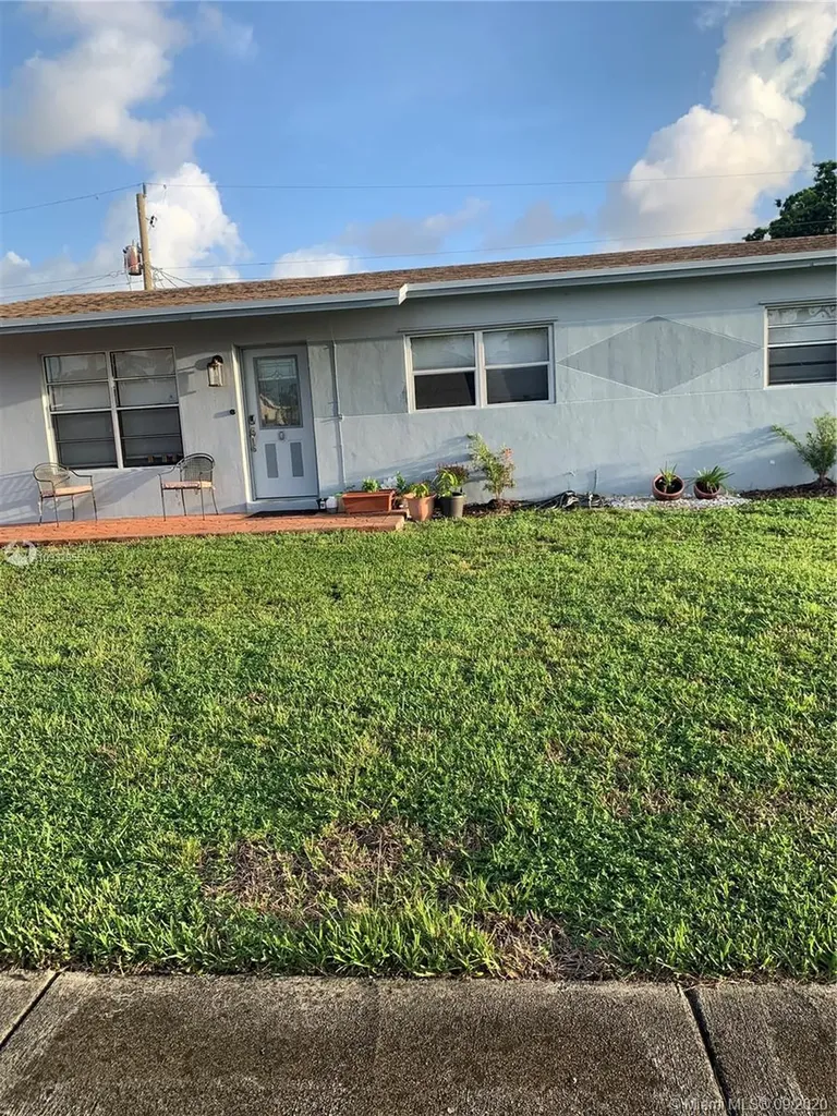 1261 NE 214th Street Miami FL 33179