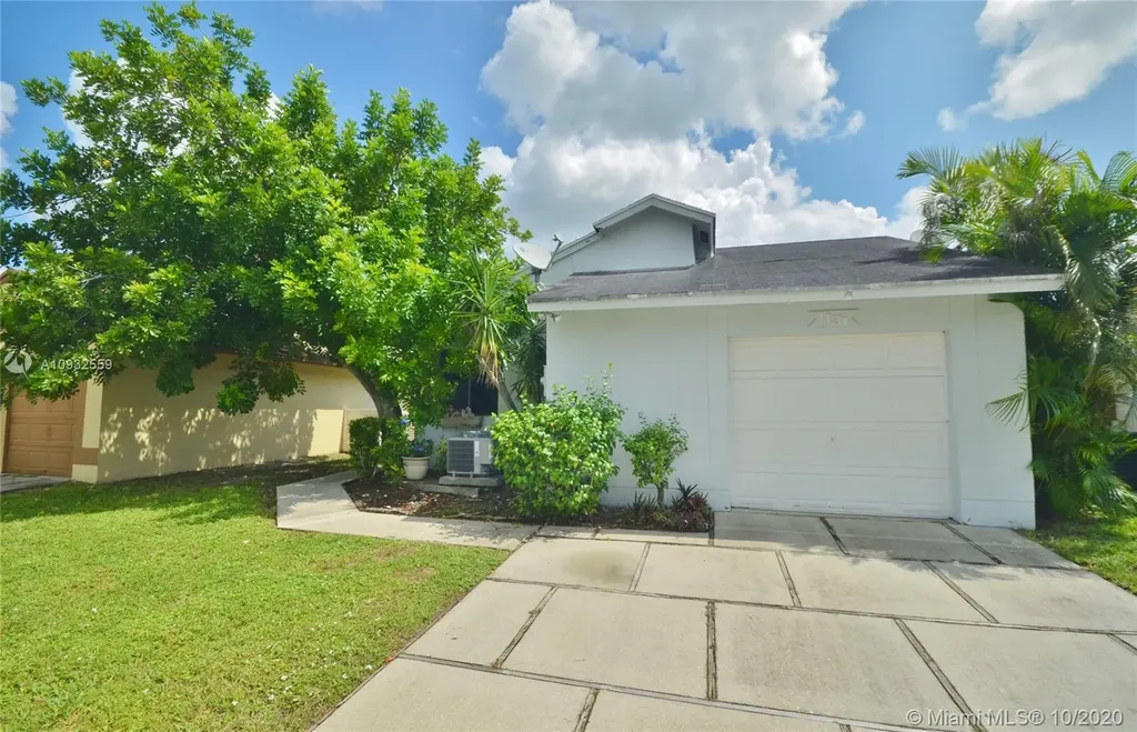 1131 SW 110th Avenue Pembroke Pines FL 33025