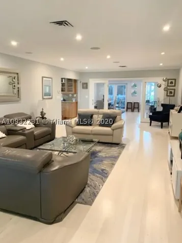 2085 Ixora Road North Miami FL 33181