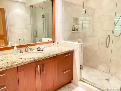 2085 Ixora Road North Miami FL 33181