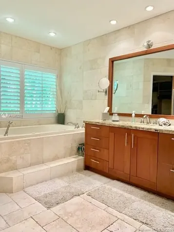 2085 Ixora Road North Miami FL 33181