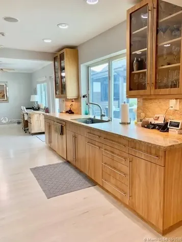 2085 Ixora Road North Miami FL 33181