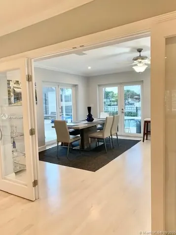 2085 Ixora Road North Miami FL 33181