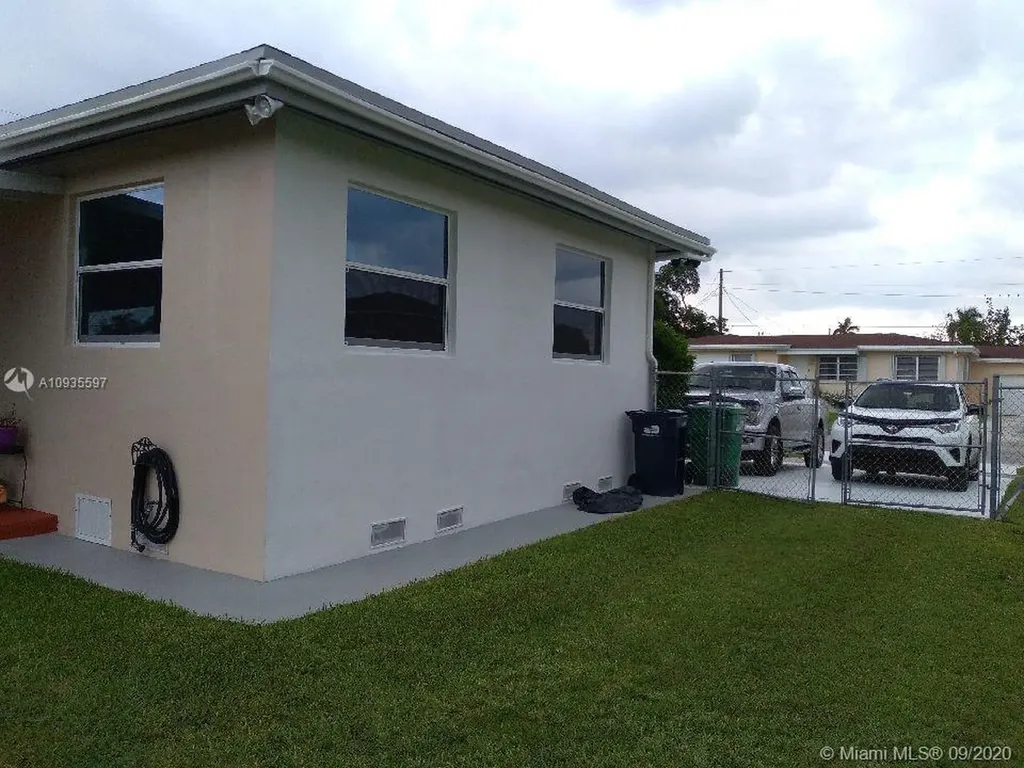 15041 Pierce Street Miami FL 33176