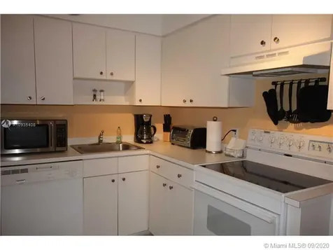 5161 Collins Avenue Miami Beach FL 33140