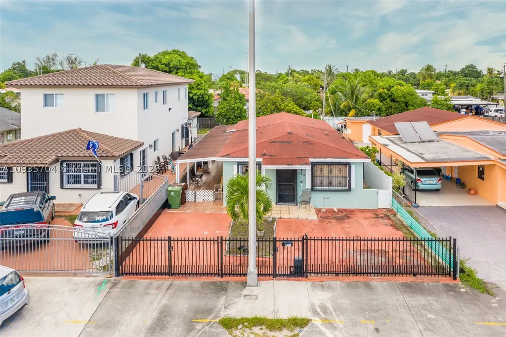 825 E 26th Street Hialeah FL 33013