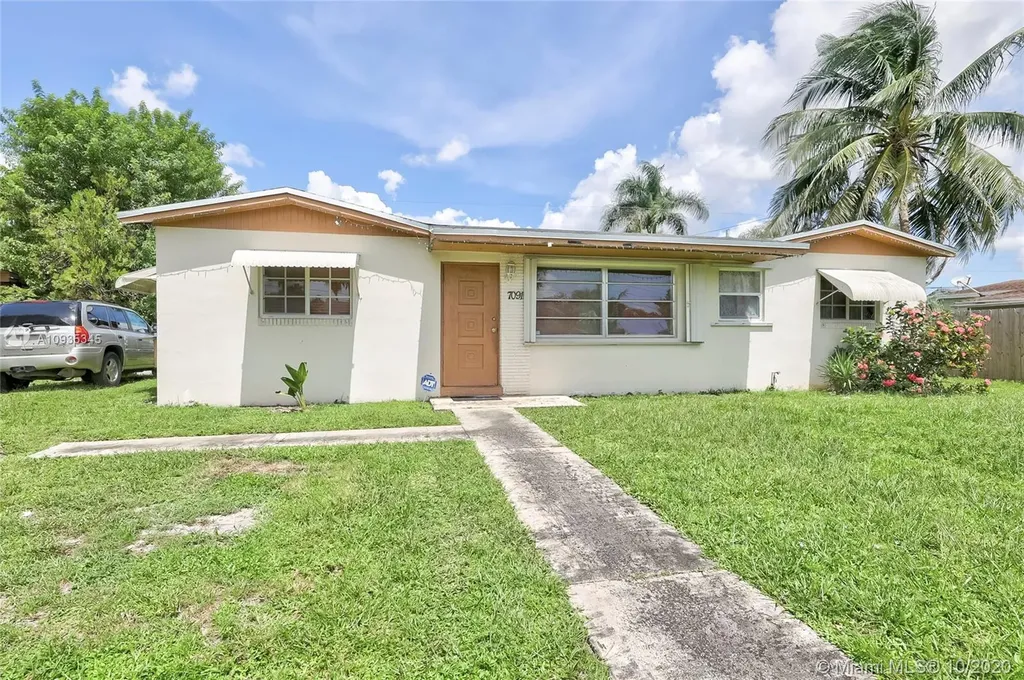 7091 Tyler Street Hollywood FL 33024