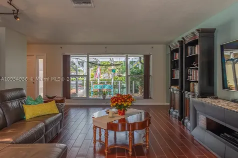 5130 Jackson Street Hollywood FL 33021