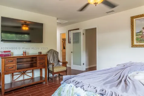 5130 Jackson Street Hollywood FL 33021