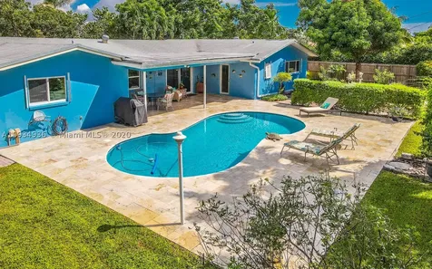 5130 Jackson Street Hollywood FL 33021
