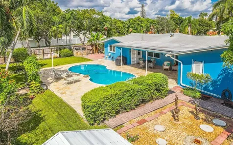 5130 Jackson Street Hollywood FL 33021