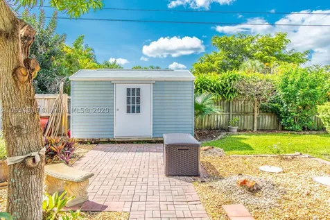 5130 Jackson Street Hollywood FL 33021