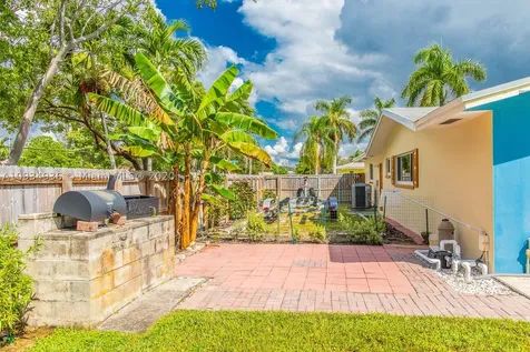 5130 Jackson Street Hollywood FL 33021