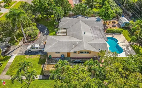 5130 Jackson Street Hollywood FL 33021