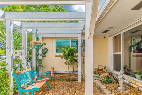 5130 Jackson Street Hollywood FL 33021