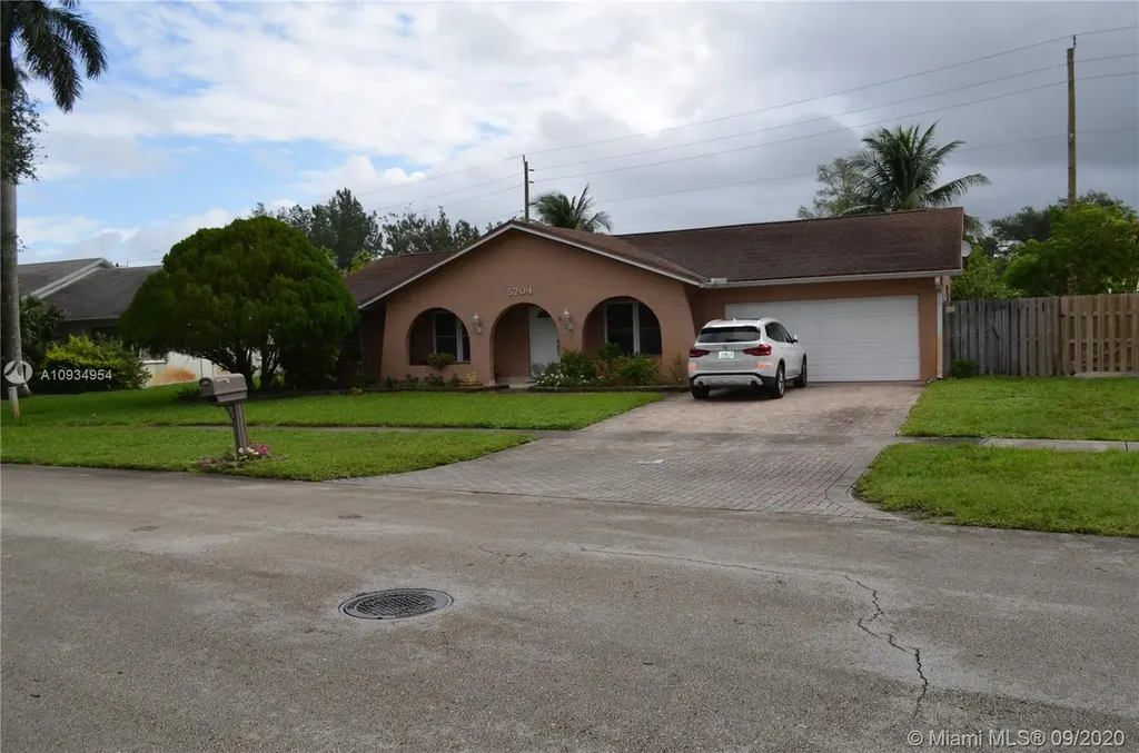 5204 SW 87th Avenue Cooper City FL 33328