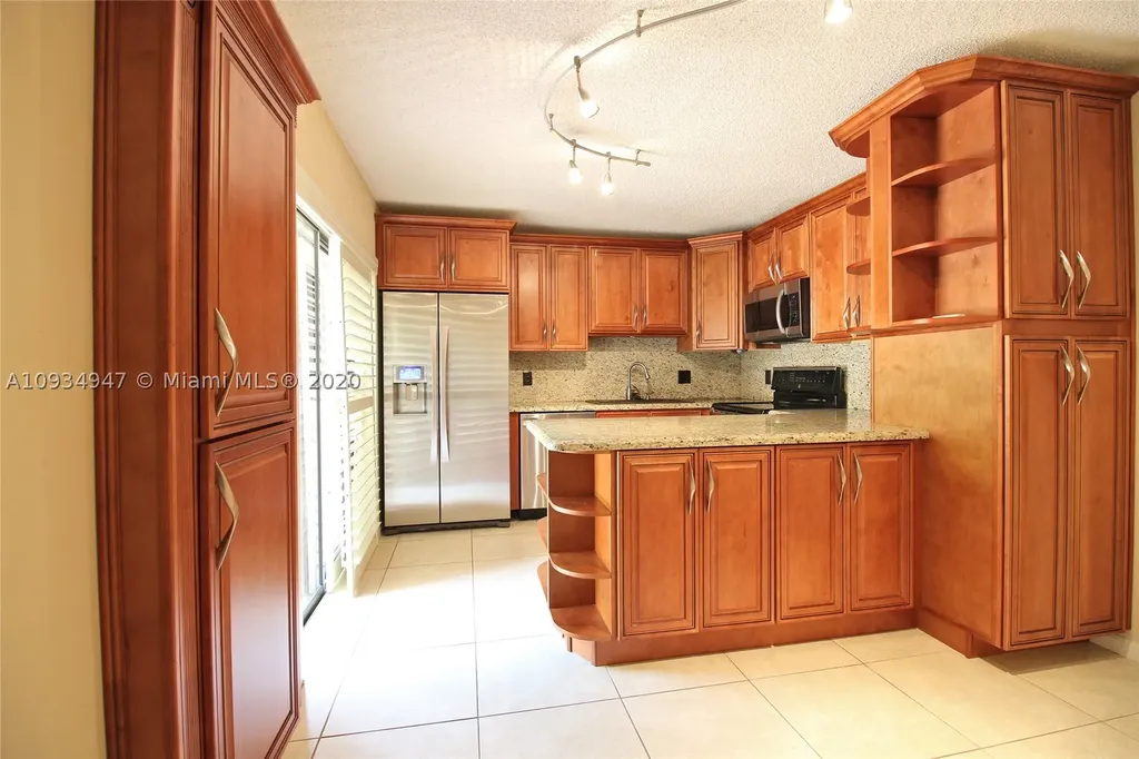 722 NW 98th Way Plantation FL 33324