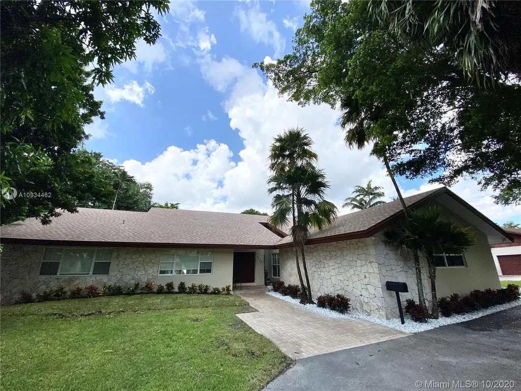 9444 SW 69th Court Pinecrest FL 33156