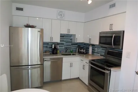 5161 Collins Avenue Miami Beach FL 33140