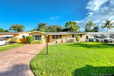 8121 NW 12th Street Pembroke Pines FL 33024