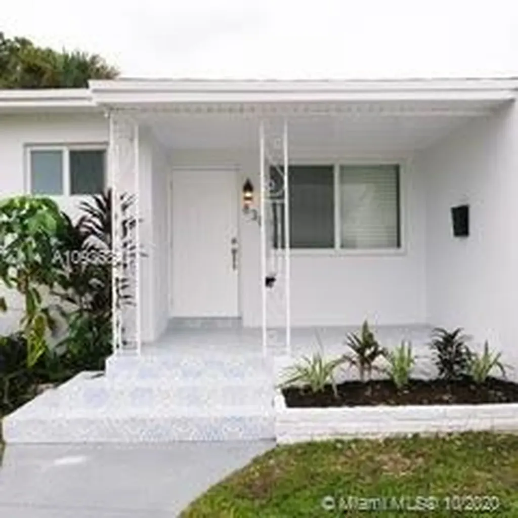 830 NE 135th Street North Miami FL 33161