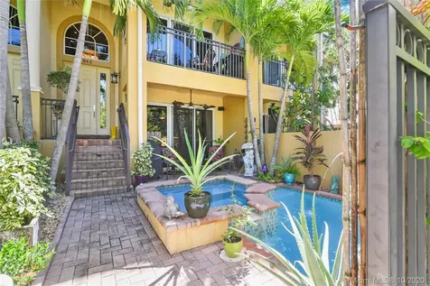 842 NE 22nd Drive Wilton Manors FL 33305