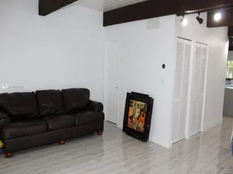 10433 SW 80th Street Miami FL 33173