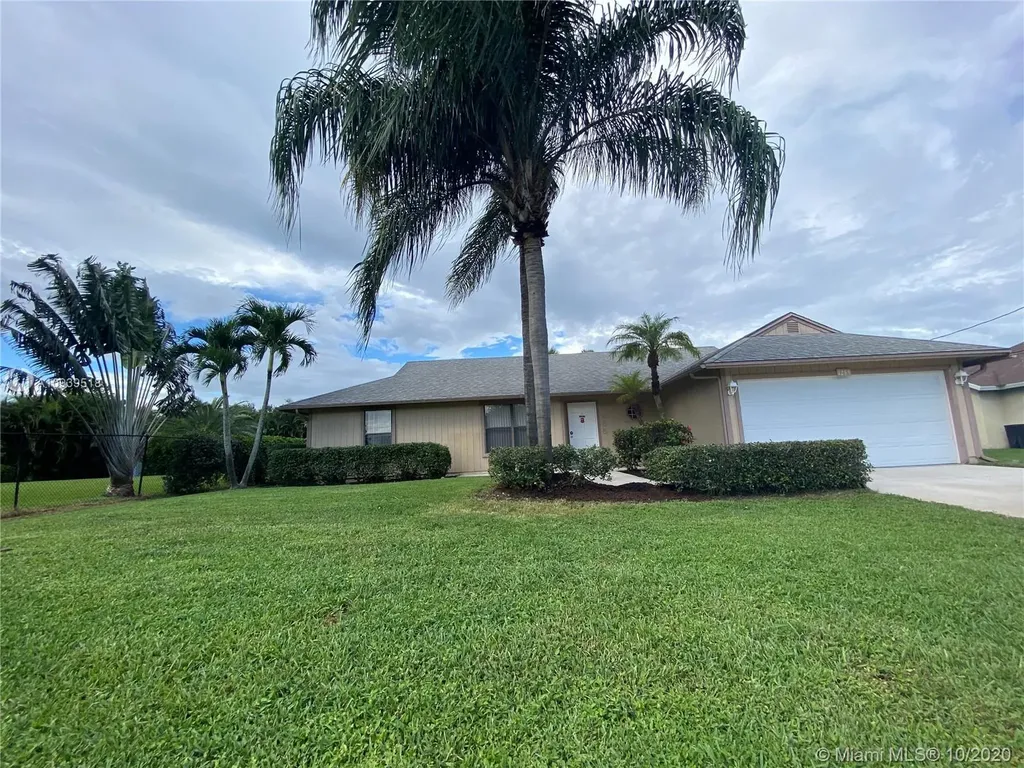 1255 SW Thomas Court Port St. Lucie FL 34953