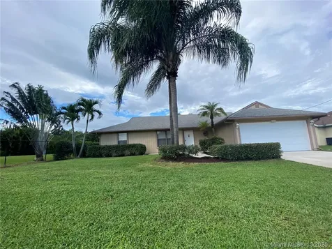 1255 SW Thomas Court Port St. Lucie FL 34953