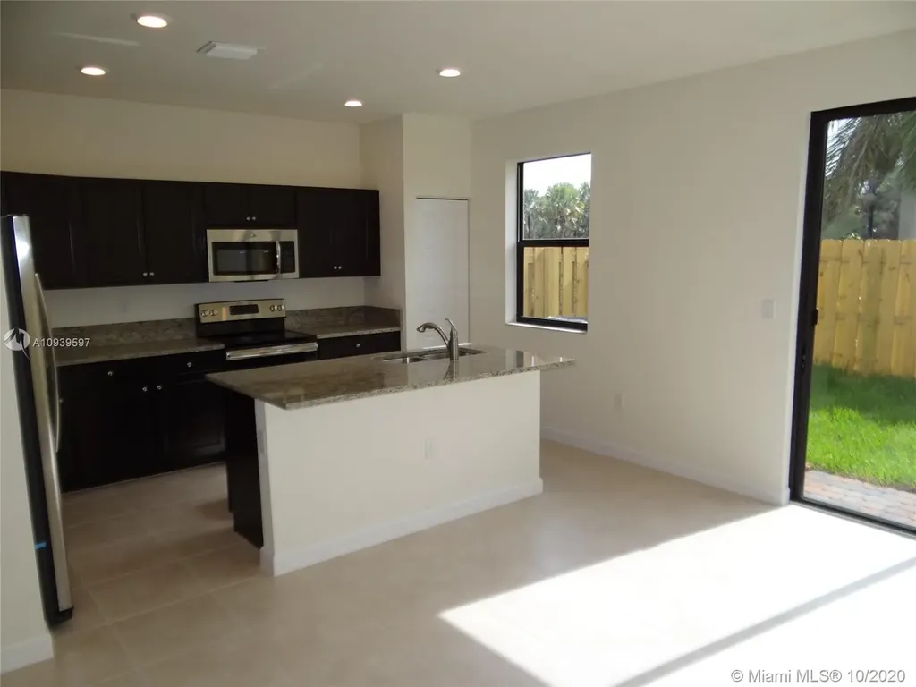 25259 SW 114th Court Homestead FL 33032