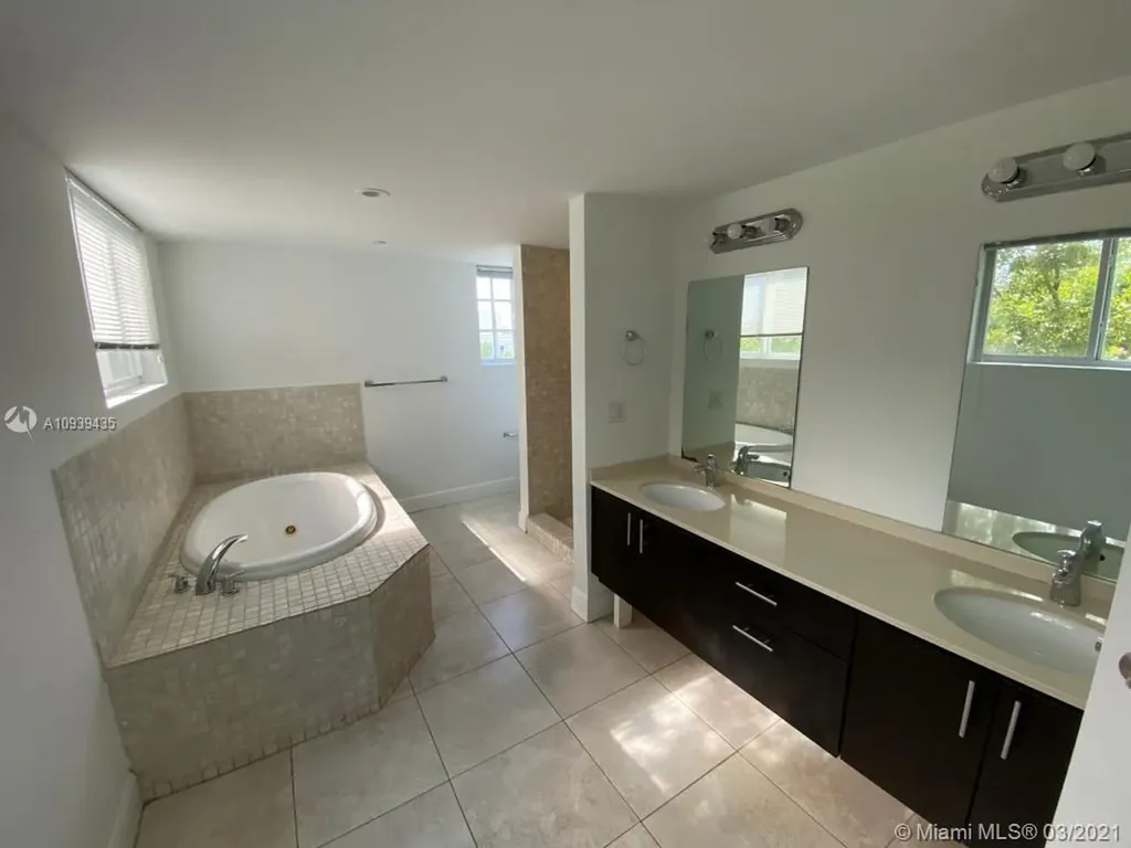 1656 Hayes Street Hollywood FL 33020