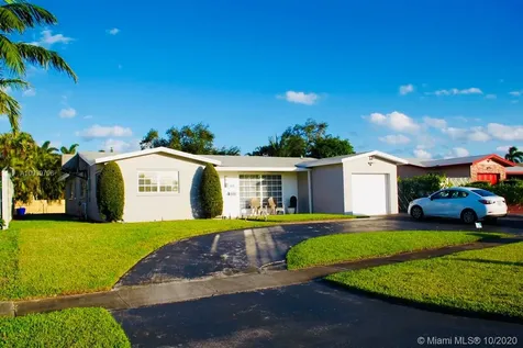 2121 N 53rd Avenue Hollywood FL 33021