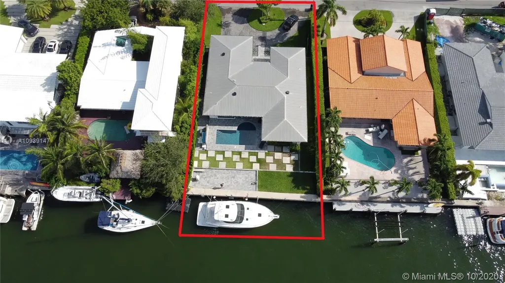 2062 NE 121st Road North Miami FL 33181