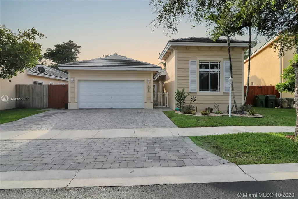608 SE 30th Terrace Homestead FL 33033
