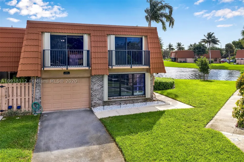 1516 SW 110th Way Davie FL 33324