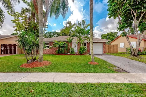 8250 SW 7th Street North Lauderdale FL 33068