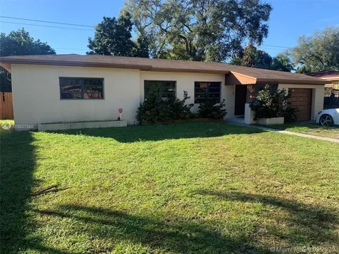 650 NE 160th Street Miami FL 33162