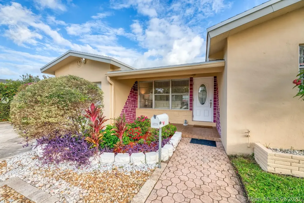 3229 Garfield Street Hollywood FL 33021
