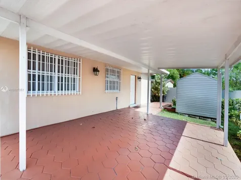 3905 W 4th Avenue Hialeah FL 33012