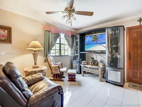 3905 W 4th Avenue Hialeah FL 33012
